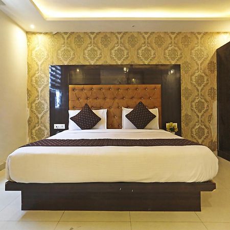 Hotel Iconic Near Delhi Igi International Airport นิวเดลี ภายนอก รูปภาพ