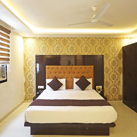 Hotel Iconic Near Delhi Igi International Airport นิวเดลี ภายนอก รูปภาพ