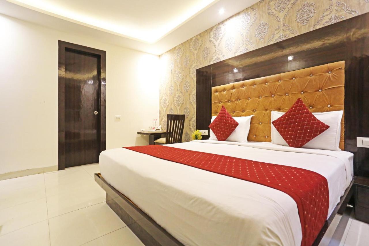 Hotel Iconic Near Delhi Igi International Airport นิวเดลี ภายนอก รูปภาพ