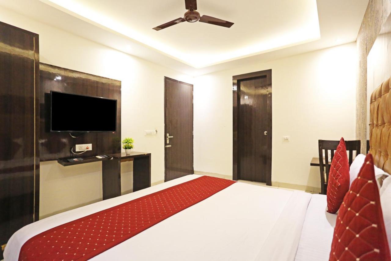 Hotel Iconic Near Delhi Igi International Airport นิวเดลี ภายนอก รูปภาพ