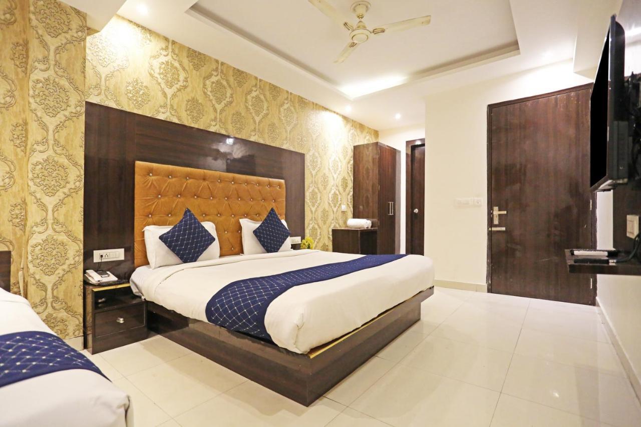 Hotel Iconic Near Delhi Igi International Airport นิวเดลี ภายนอก รูปภาพ