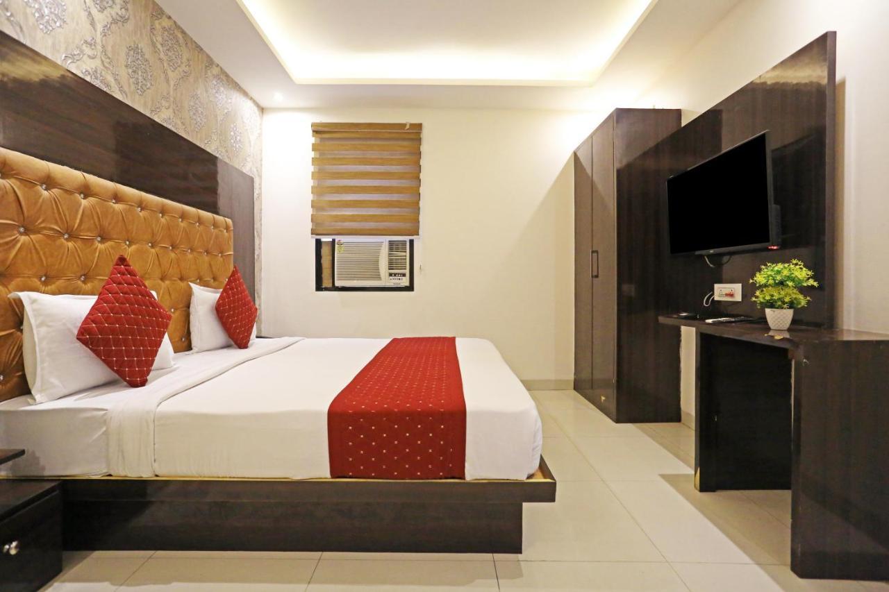 Hotel Iconic Near Delhi Igi International Airport นิวเดลี ภายนอก รูปภาพ