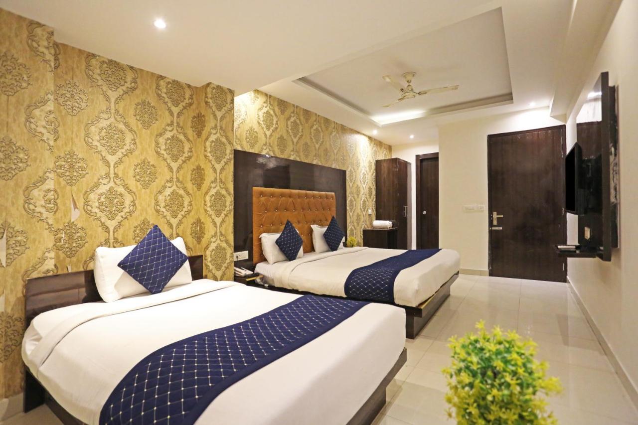 Hotel Iconic Near Delhi Igi International Airport นิวเดลี ภายนอก รูปภาพ