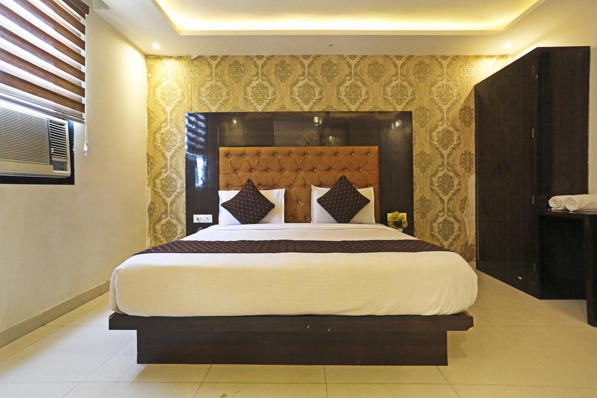 Hotel Iconic Near Delhi Igi International Airport นิวเดลี ภายนอก รูปภาพ