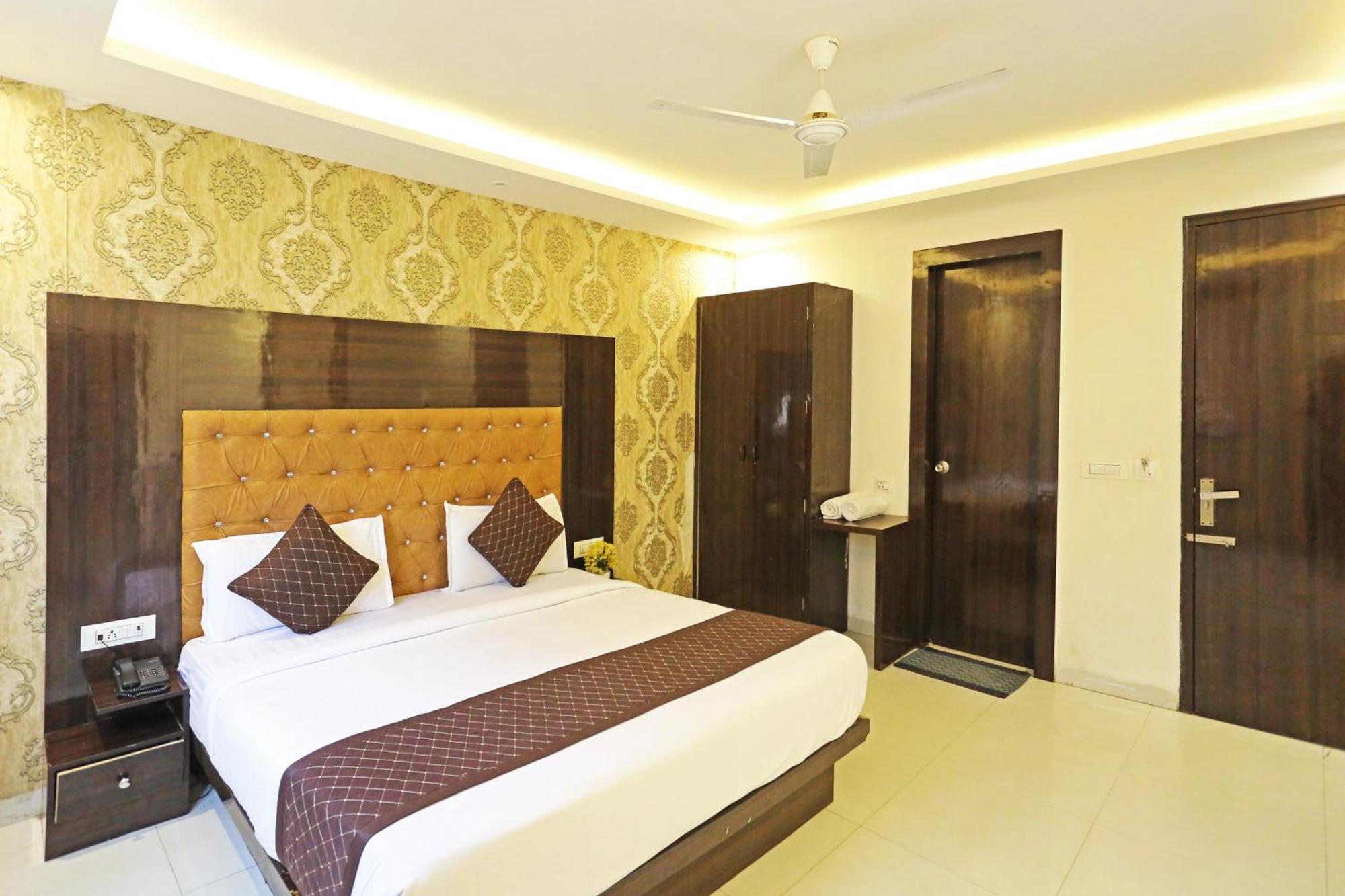 Hotel Iconic Near Delhi Igi International Airport นิวเดลี ภายนอก รูปภาพ