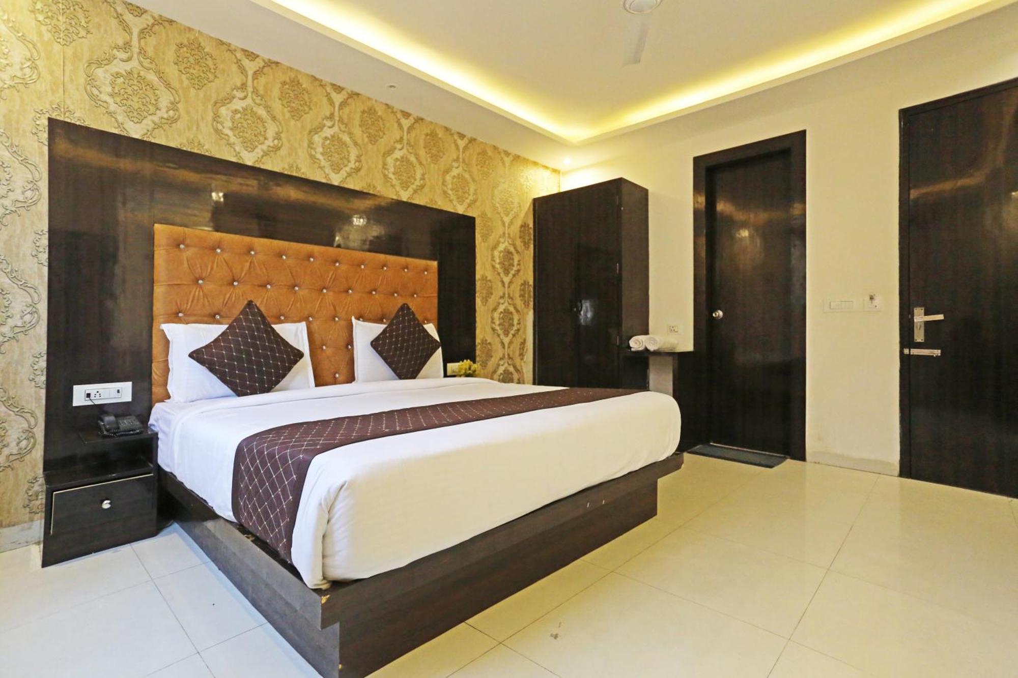 Hotel Iconic Near Delhi Igi International Airport นิวเดลี ภายนอก รูปภาพ
